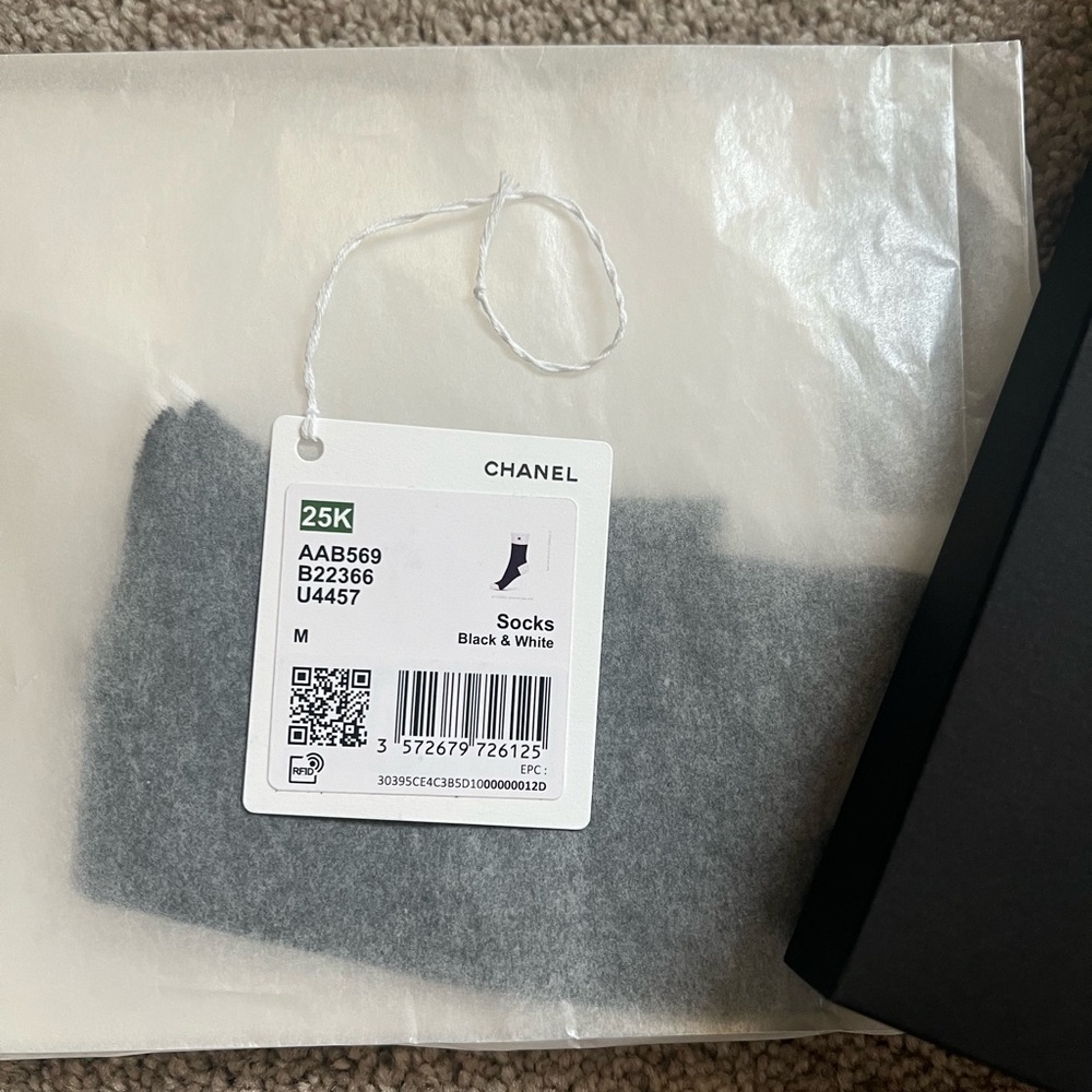 Chanel 25K socks size medium black white cc logo - Picture 5 of 6